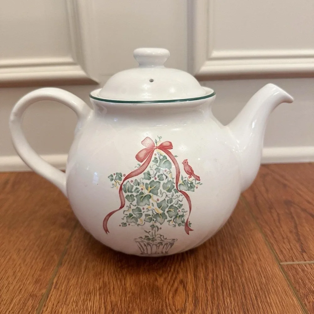 Corelle Coordinates Holiday Tea Pot Christmas Topiary‎ Cardinal Stoneware